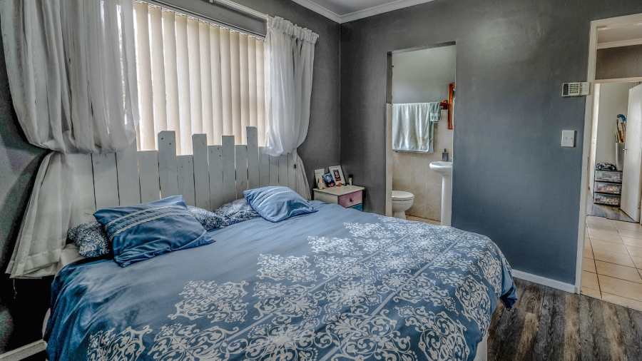 3 Bedroom Property for Sale in Zonnendal Western Cape